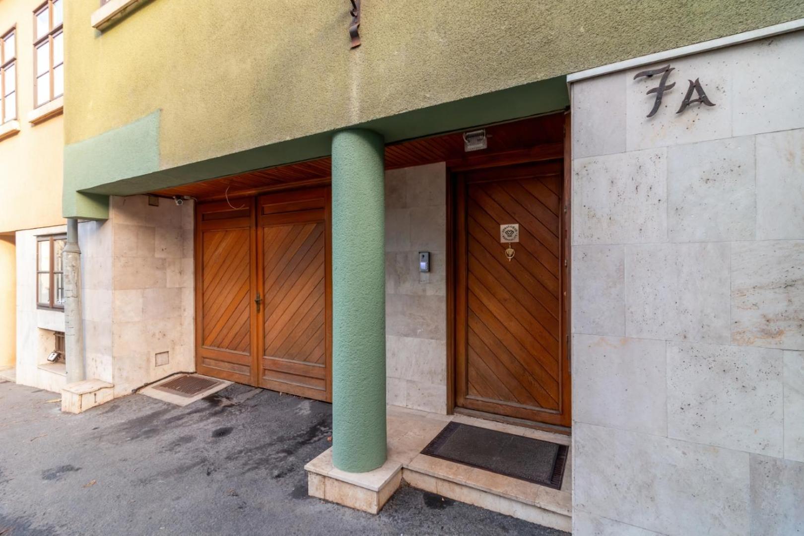 Апартаменти Donaticoeur Atelier *